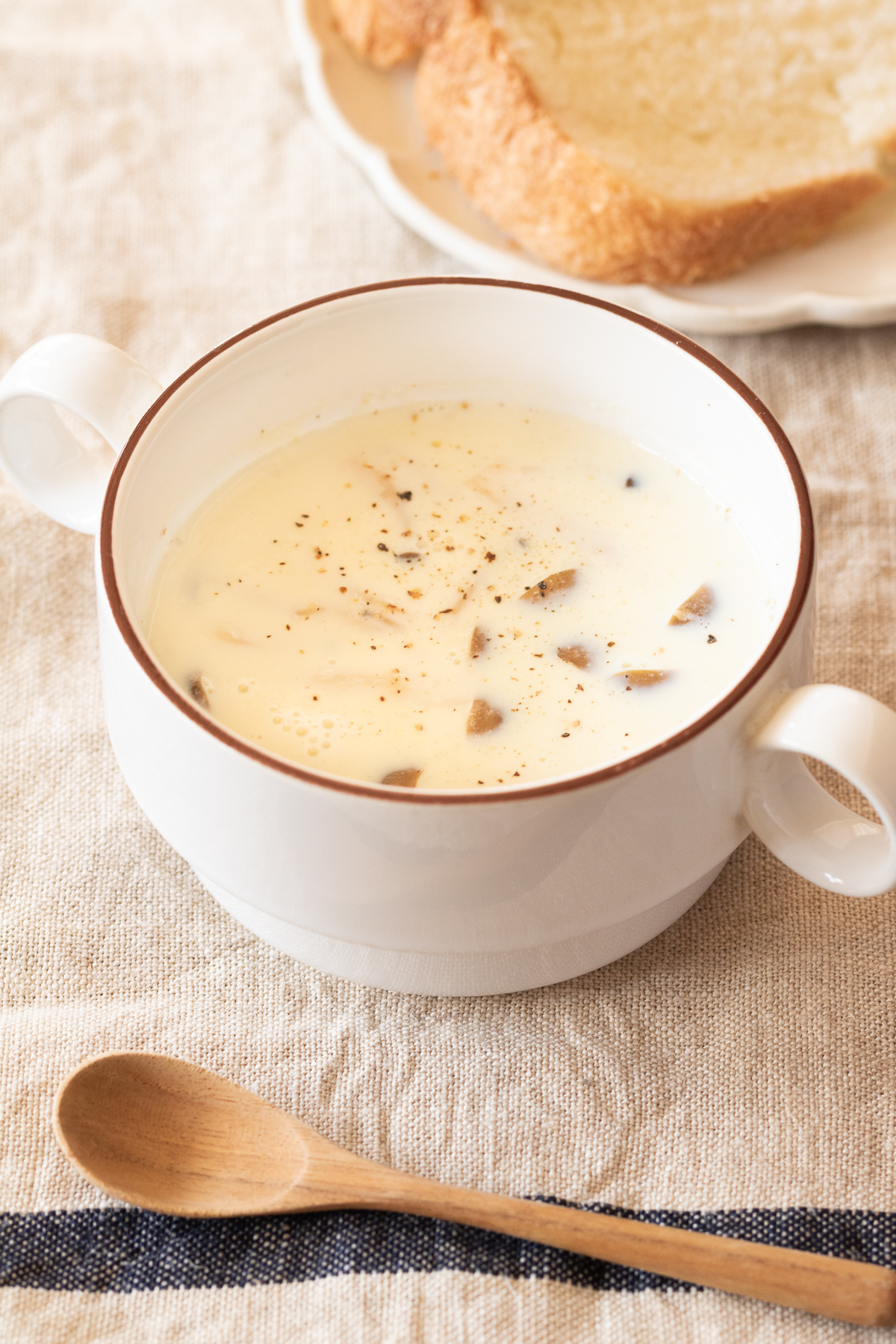 Quick & Easy 3 Minutes Vegan Cup of Soup (Creamy Mushrooms) served with a slice of bread
