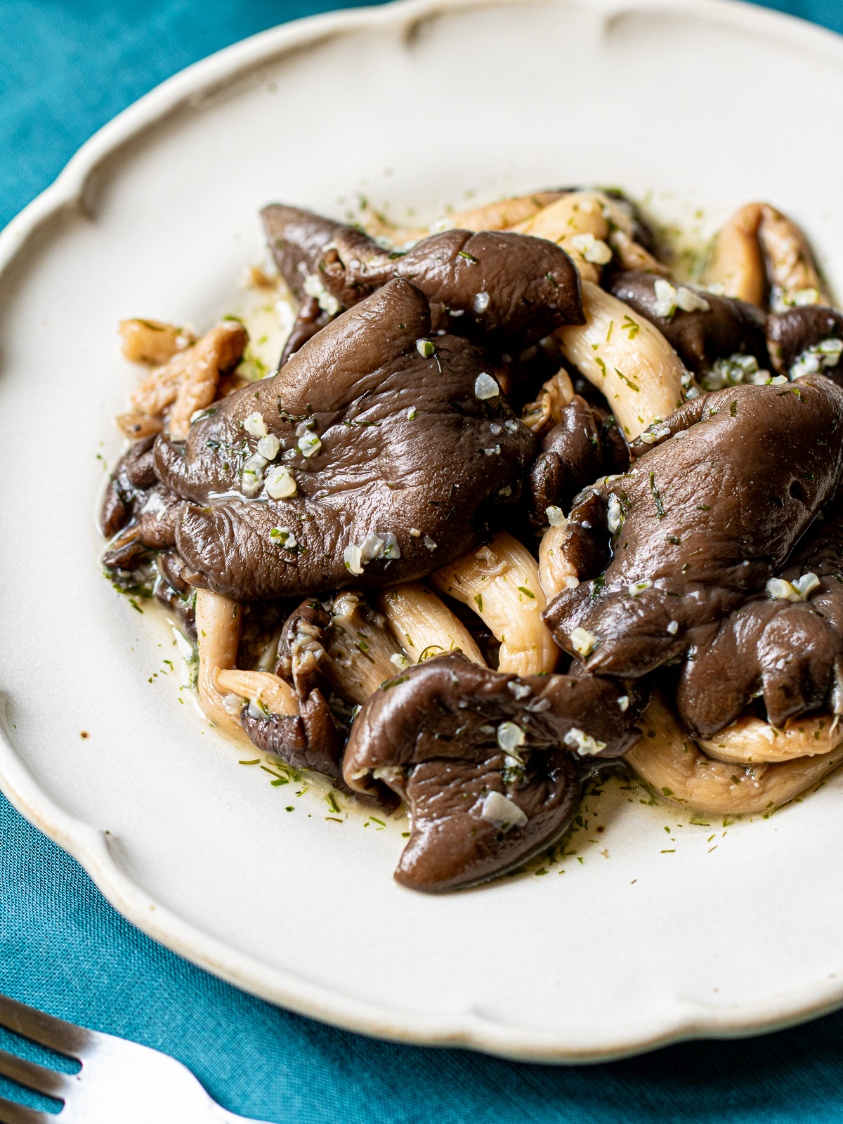 Delicious hiratake mushroom recipe, stir-fried vegan oyster mushrooms