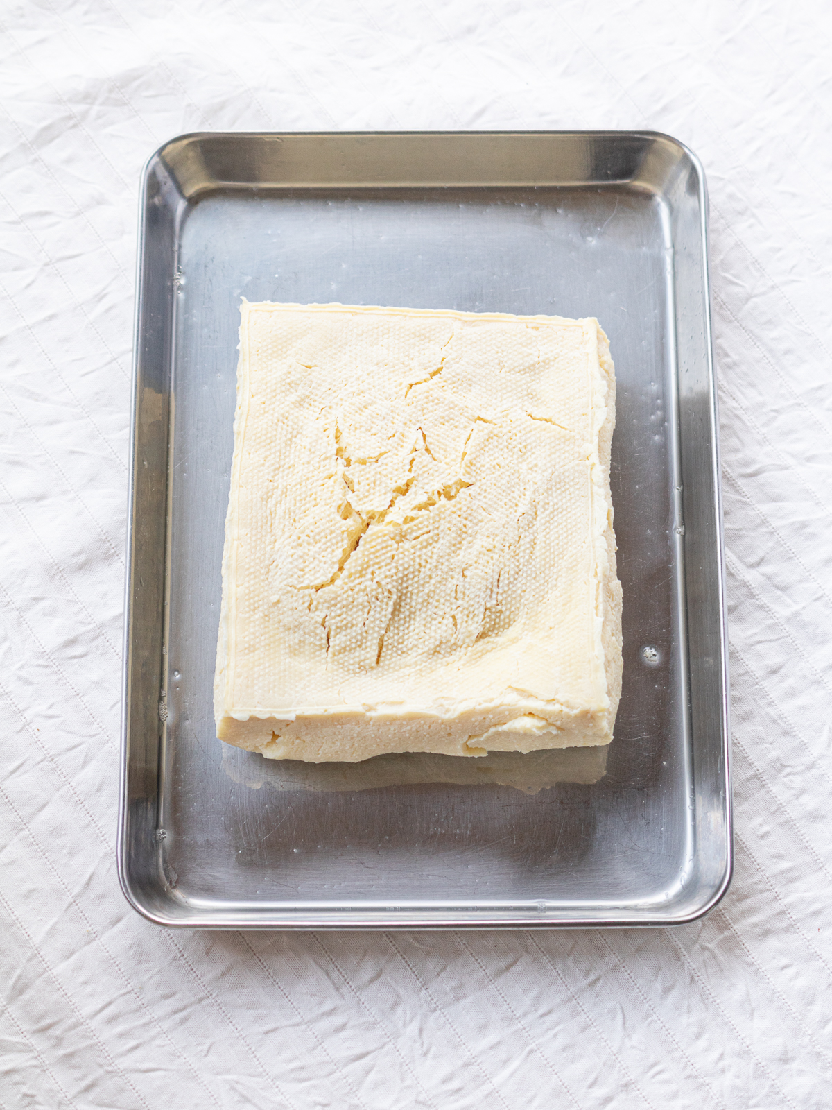 Well-drained frozen cotton (momen) tofu