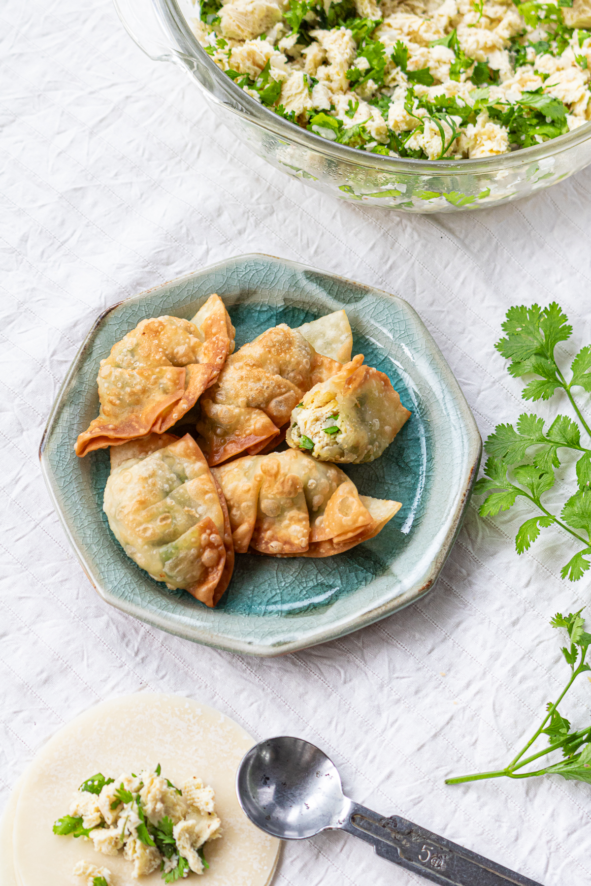 Deep-fried tofu gyoza/dumplings with cilantro