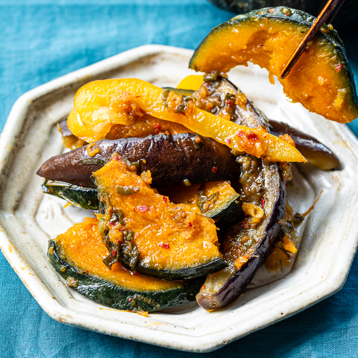Spicy ethnic-style roasted kabocha yakibitashi (Japanese vegetable marinade)