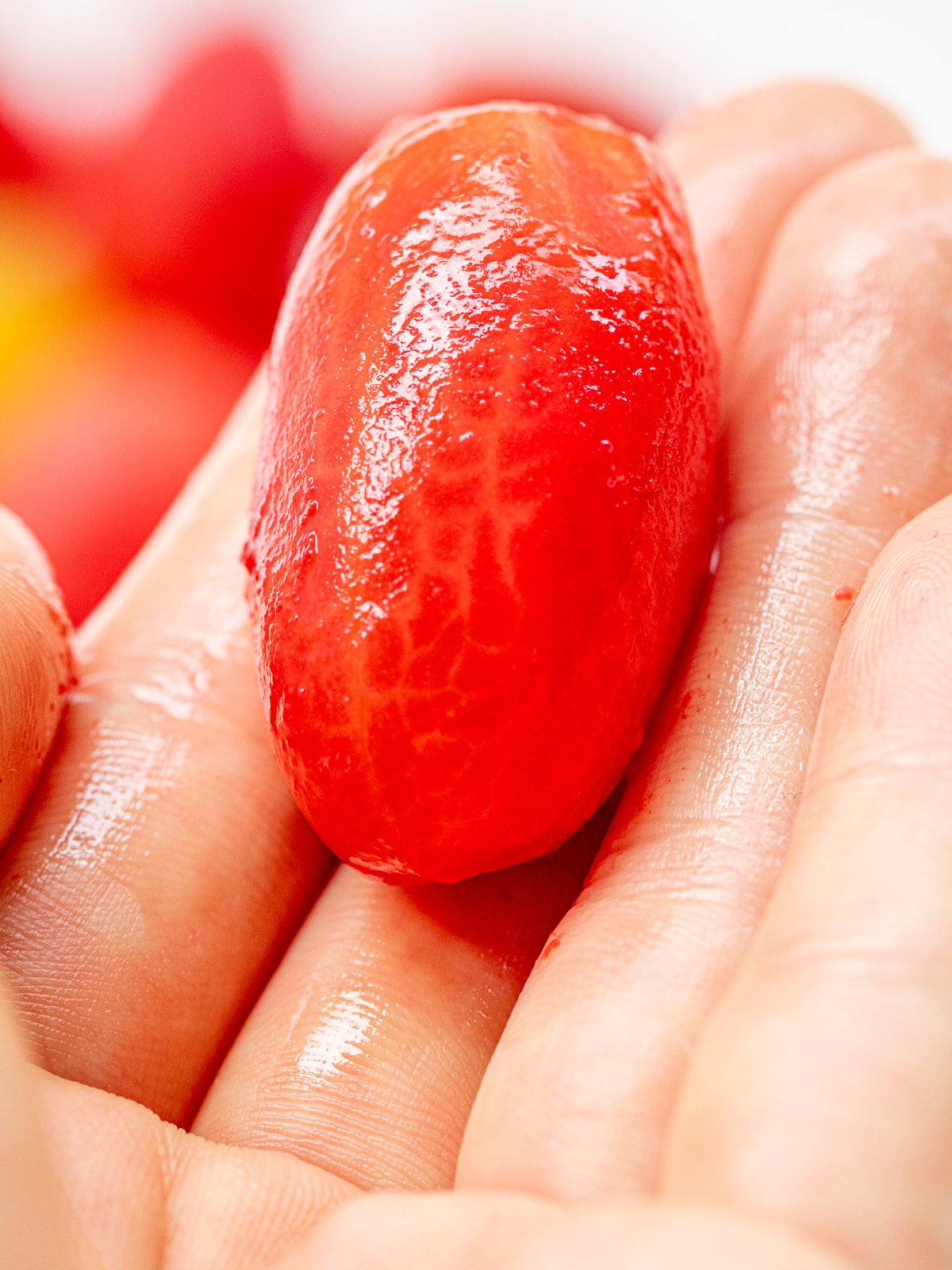 Close-Up of Perfectly Peeled Cherry Tomatoes – Ready for Vegan Cherry Tomato Compote with Ume syrup