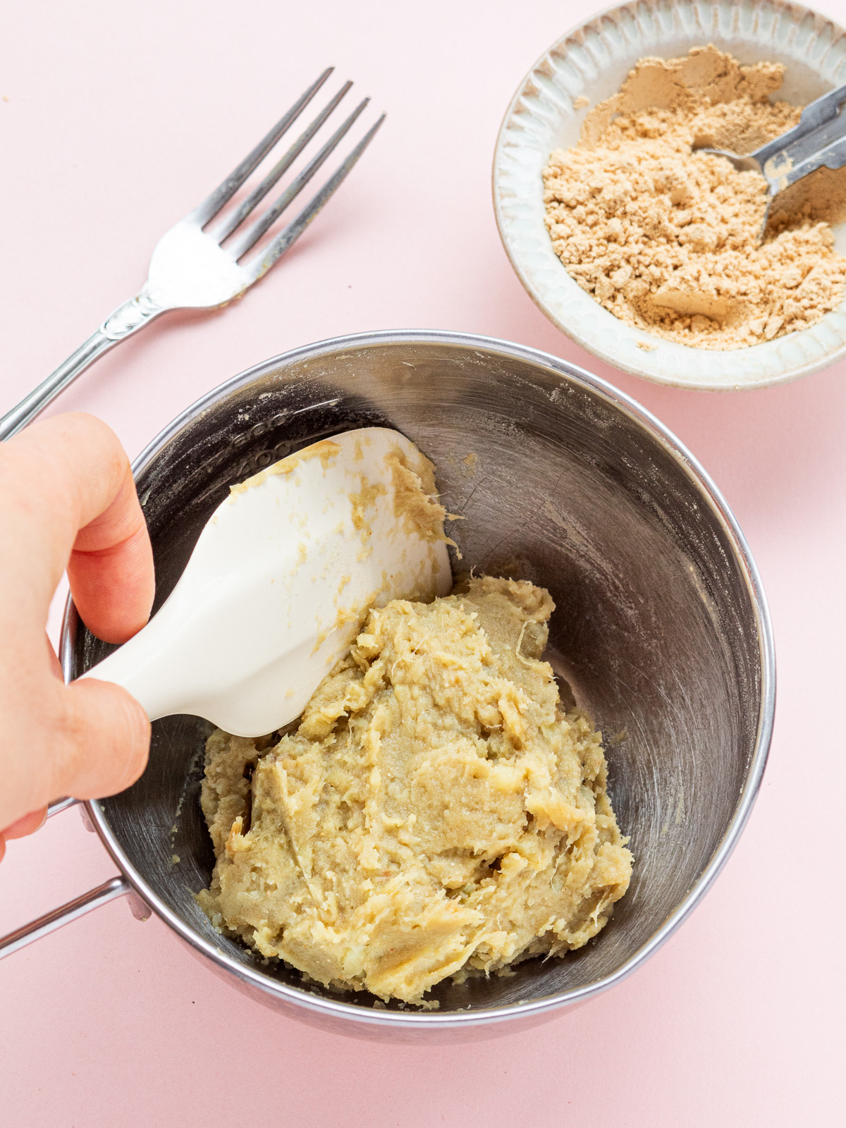 Sweet potato paste mixed with kinako roasted soybean flour