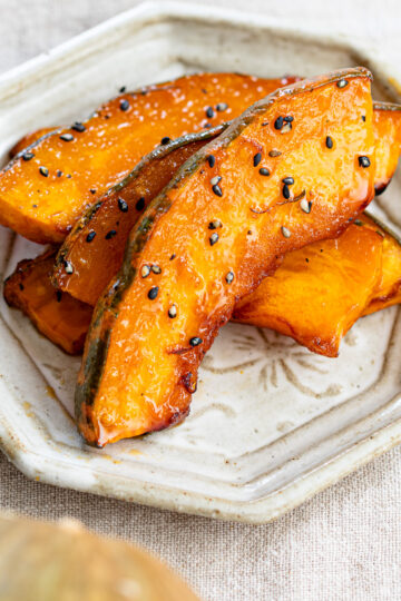 Fluffy toaster oven candied kabocha coated in glossy maple-soy glaze