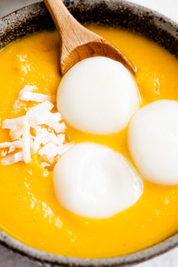 vegan kabocha oshiruko — Japanese pumpkin sweet soup with mochi