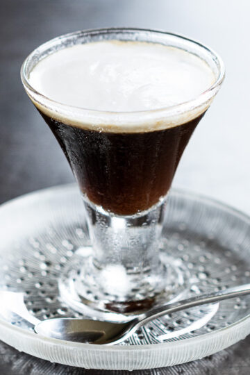 A refreshing vegan coffee jelly made with agar, served in a glass bowl. Firm texture perfect for summer desserts.