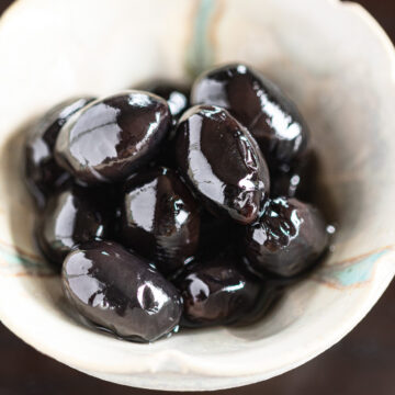 Plump, glossy osechi kuromame (Japanese sweet black beans) with beautiful sheen