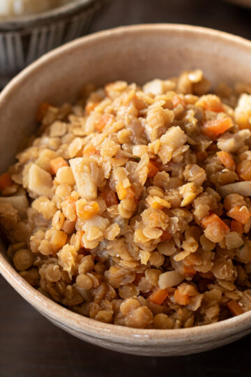 Vegan Japanese-style lentil soboro simmered with sweet and savory flavors, made from red lentils.