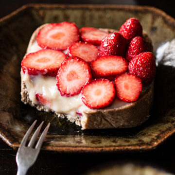 Vegan strawberry custard tart with no-bake oat crust