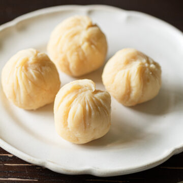 Japanese-style mung bean balls, vegan wagashi