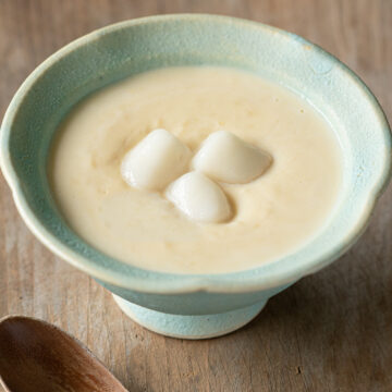 Mung bean oshiruko made with split mung beans, creamy with coconut milk