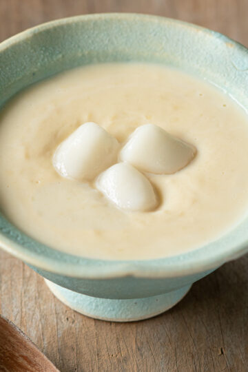 Mung bean oshiruko made with split mung beans, creamy with coconut milk