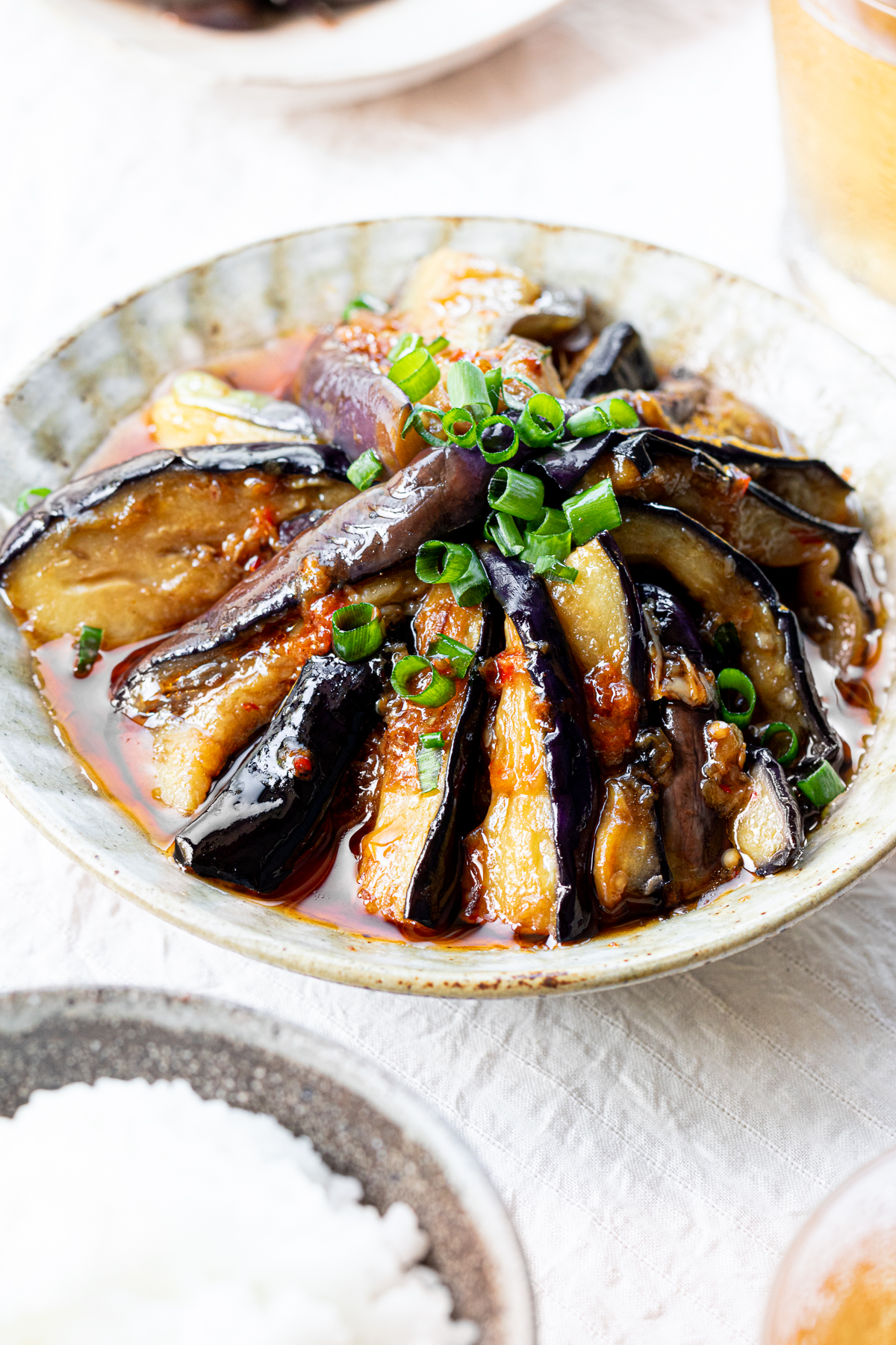 ご飯がもりもり食べられるナスの豆板醤炒めとご飯