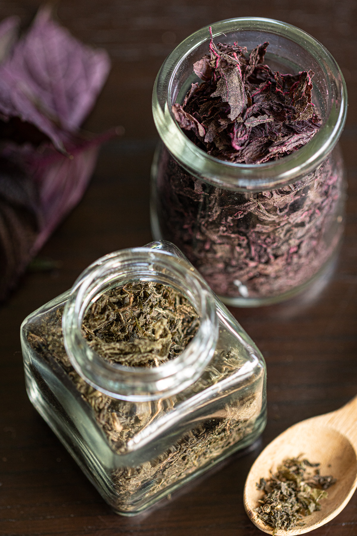 Green and red shiso furikake, each kept in its own jar.