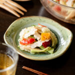 ゴーヤーときゅうりの梅酢ソムタム風サラダ。夏にさっぱりヴィーガンレシピ