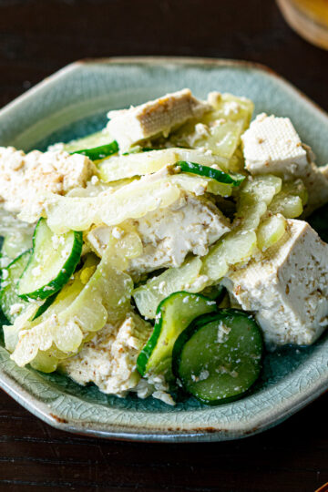 豆腐と野菜だけのヴィーガン塩麹ゴーヤチャンプルー