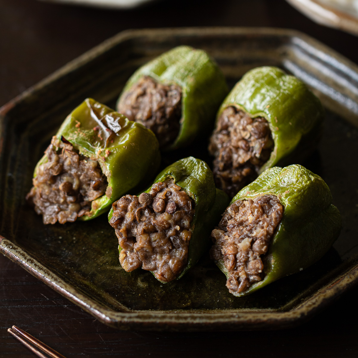 ヴィーガンピーマン肉詰め風｜レンズ豆で簡単 & ヘルシーおかず