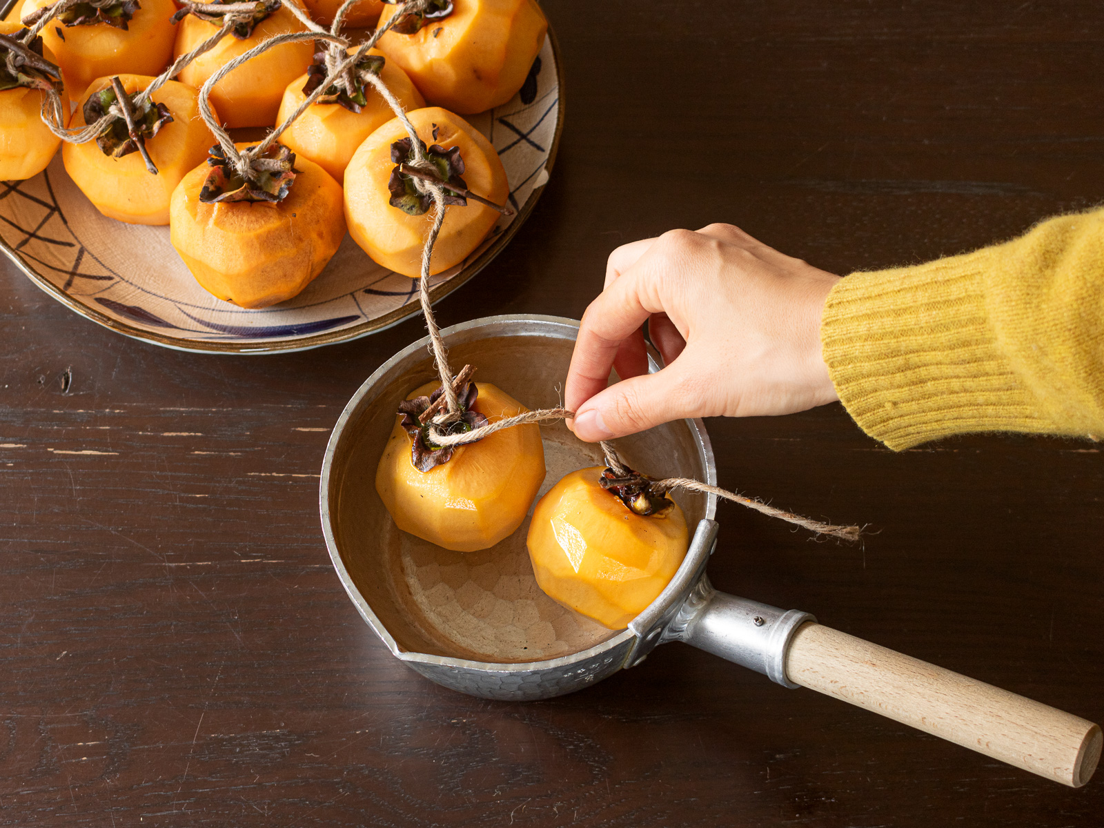 干し柿の作り方 熱湯消毒 3-5秒さっとくぐらせる