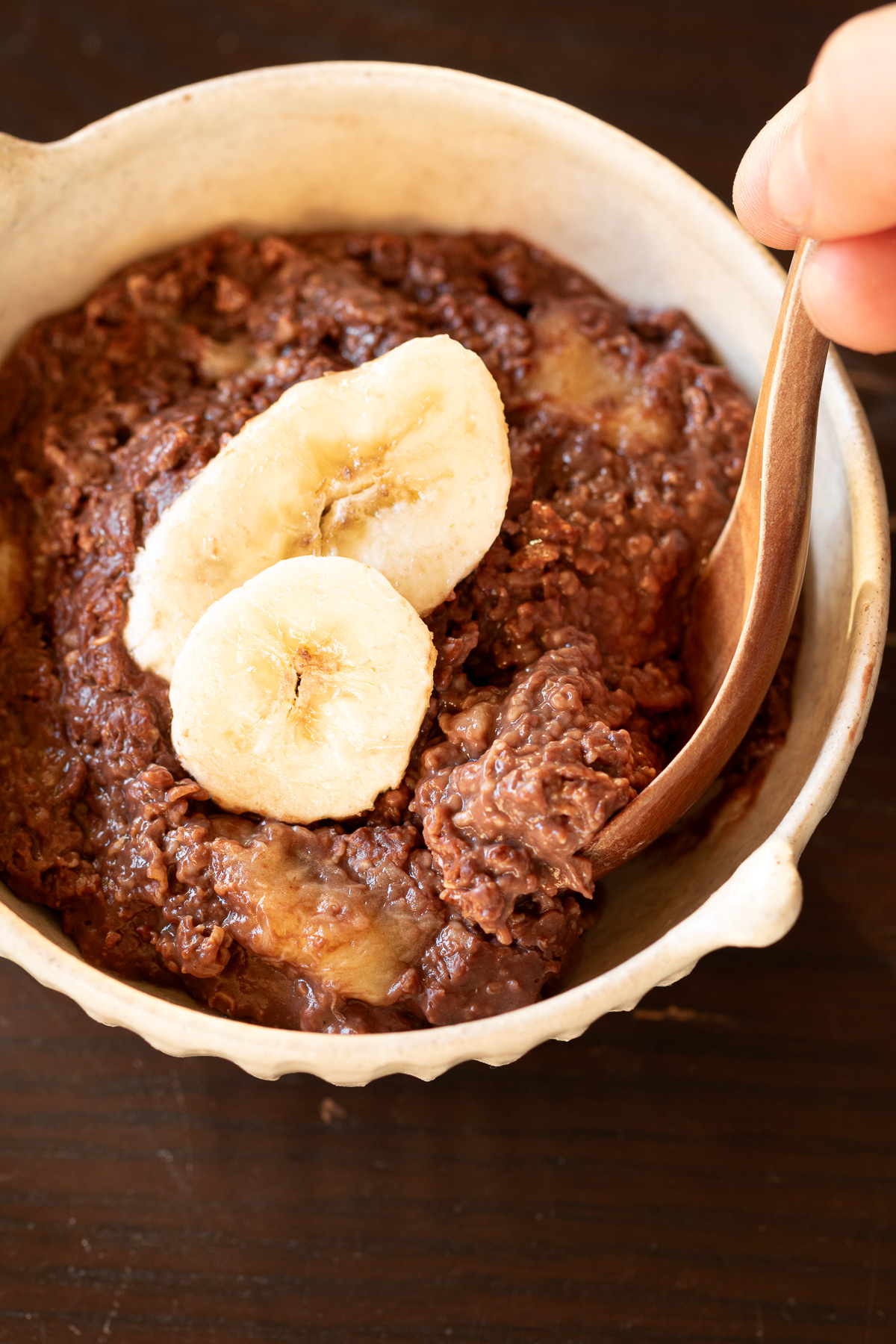 もったり濃厚なチョコレート風味のココアとバナナのオートミール粥。
