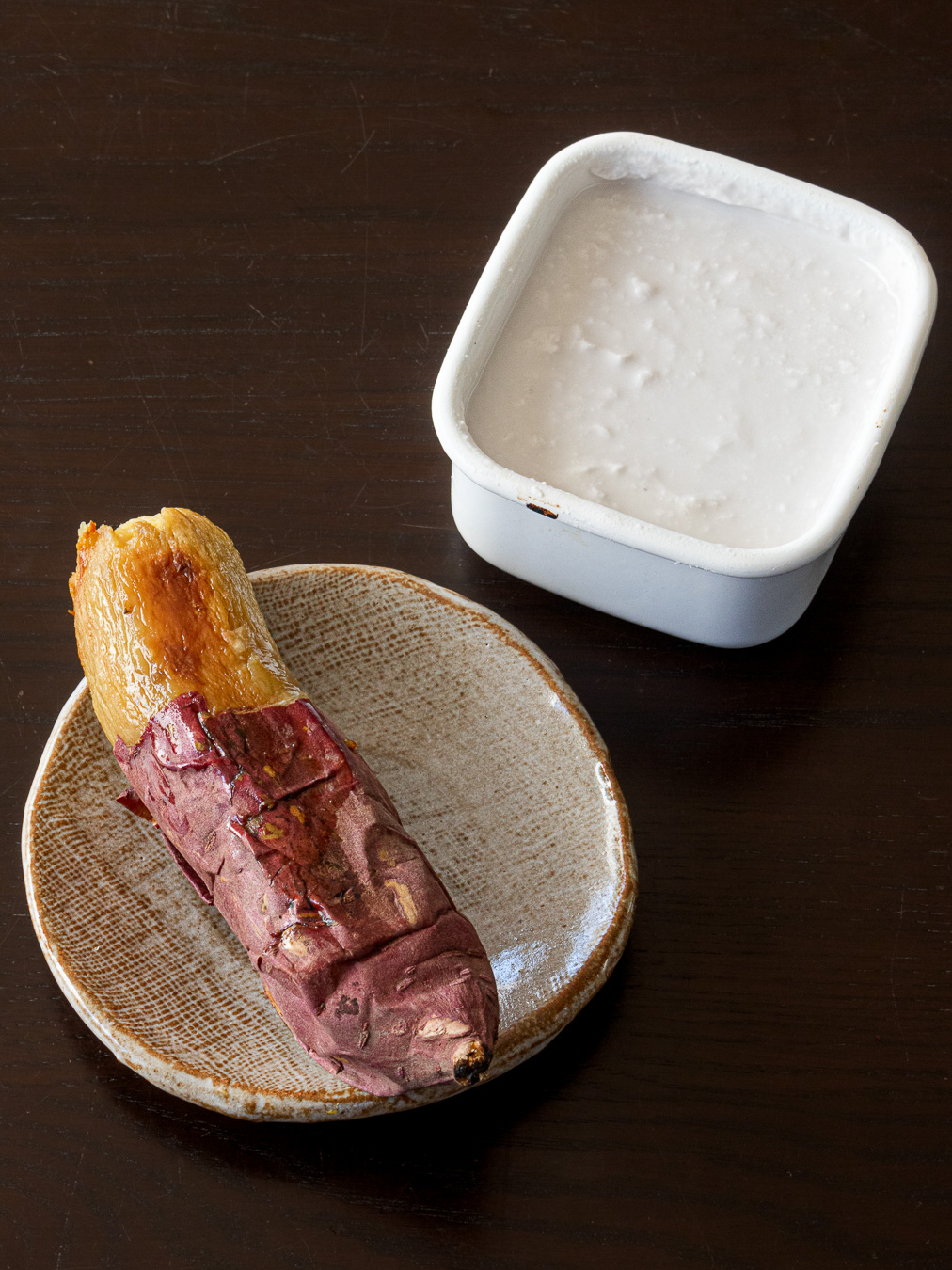 焼き芋とココナッツミルク、ヴィーガンアイスの材料