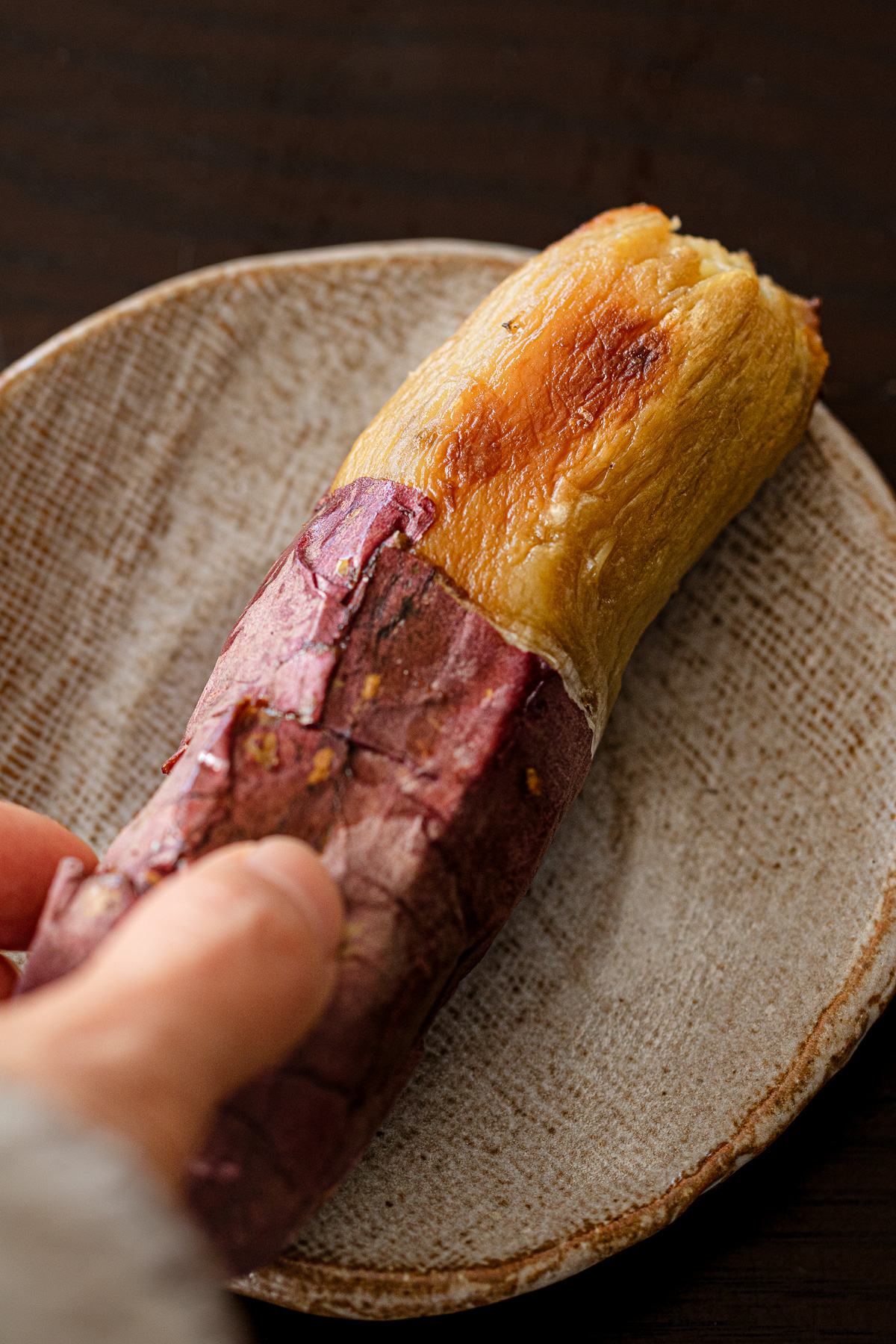 時間を置いて、よりねっとりしっとりしたオーブンで焼いた紅はるかの焼き芋