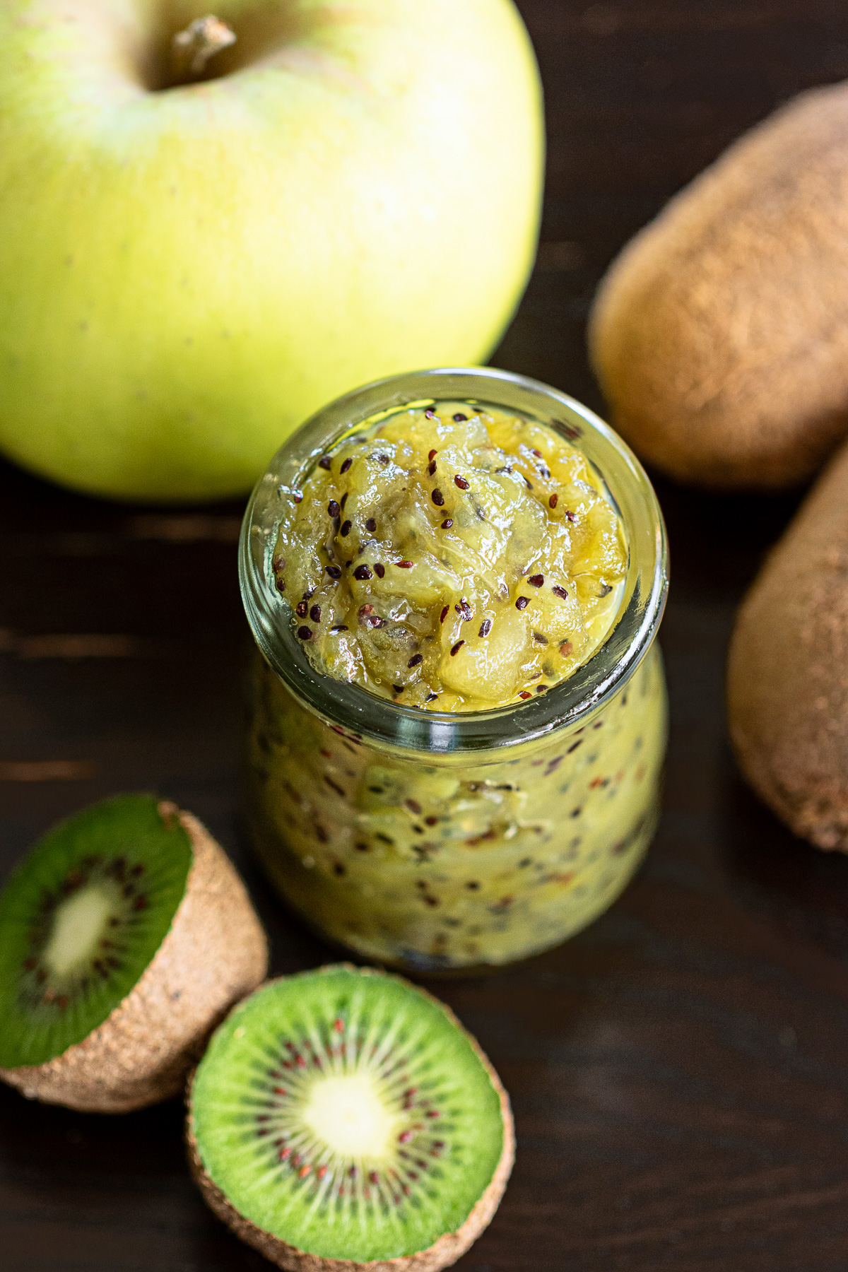 贈答用にしても喜ばれる、りんごとキウイのジャム