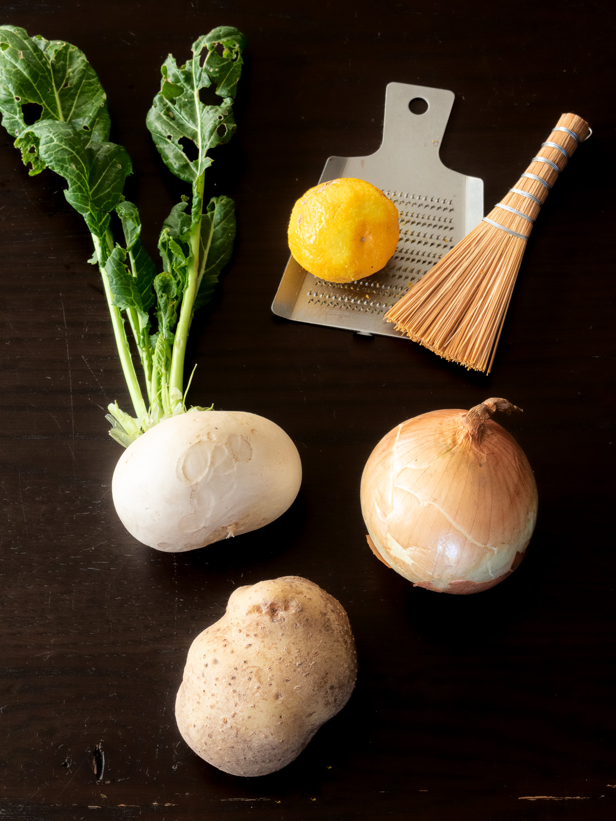 カブの豆乳ポタージュの材料：カブ、ジャガイモ、玉ねぎ、ゆず