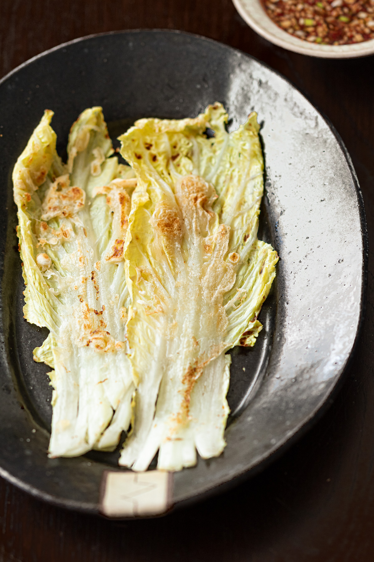 お皿に盛られた白菜チヂミ