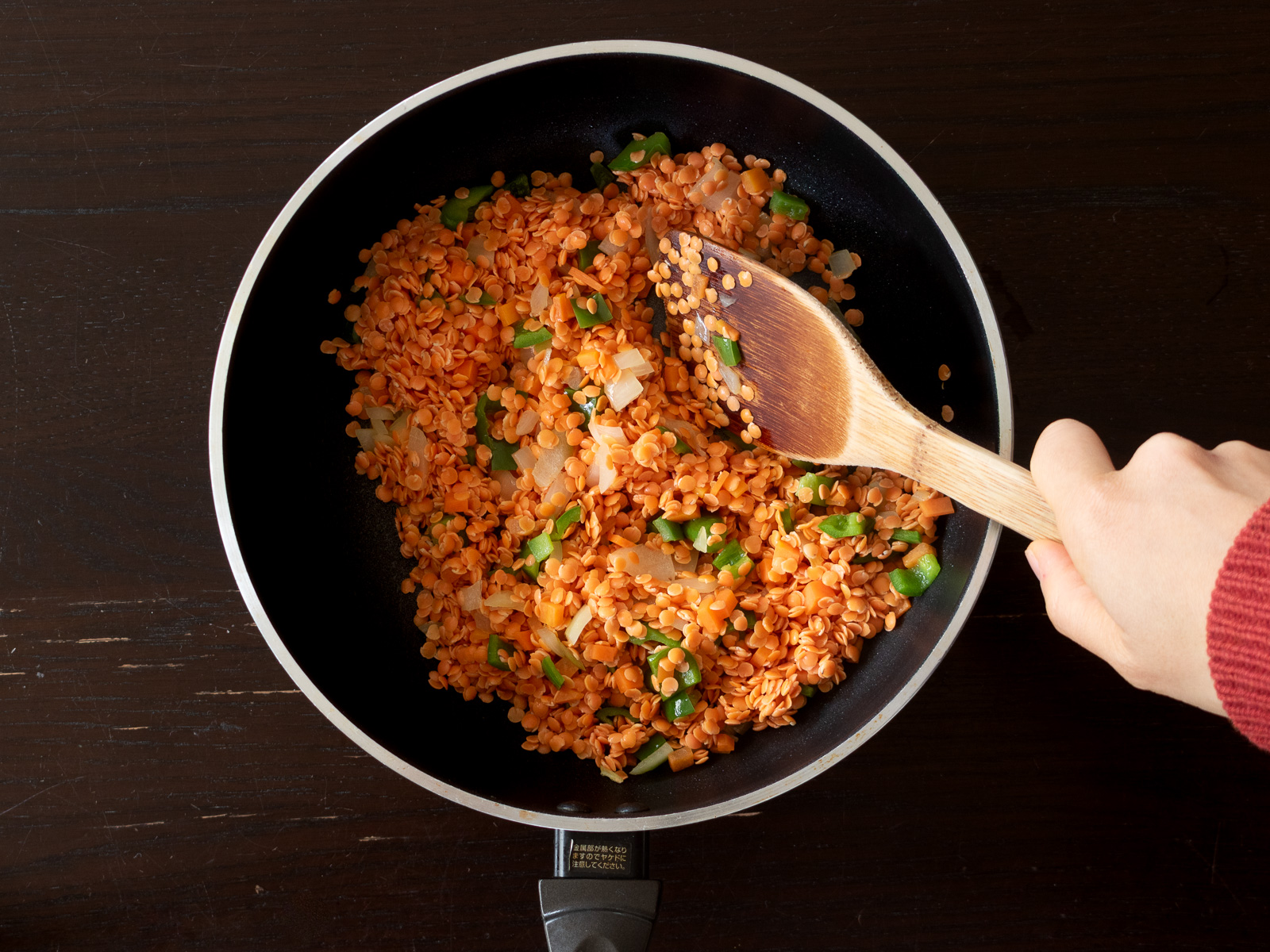 レンズ豆を加えて軽く炒めたレンズ豆のナポリタン風炒め