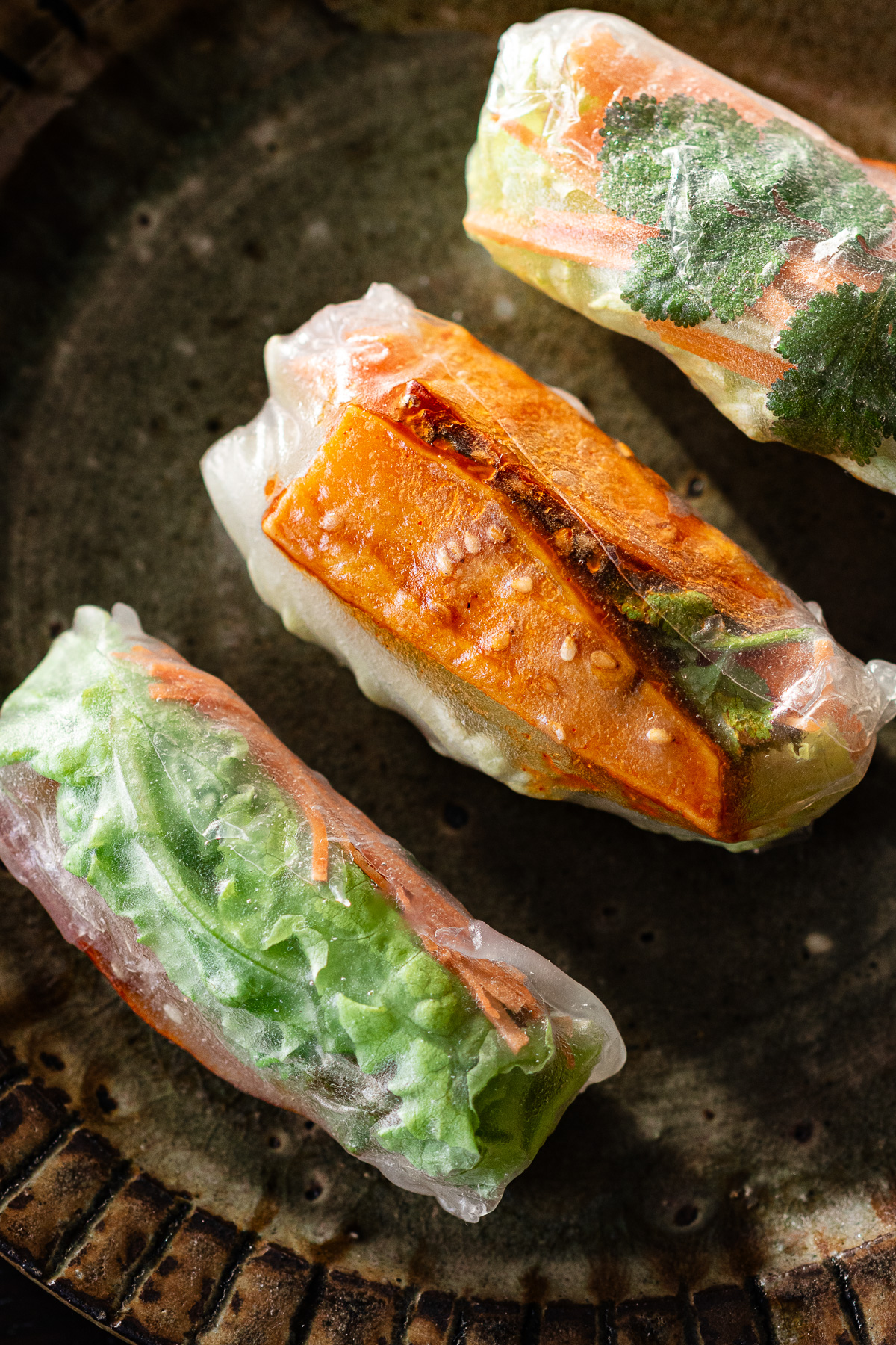 タレなしで美味しい生春巻き。甘辛ヤンニョムソースを絡めたさつまいもスティックが主役の野菜だけの生春巻きレシピ