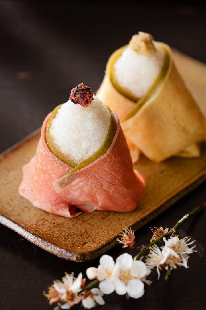 お雛様おにぎりを並べたヴィーガンひな祭りプレート