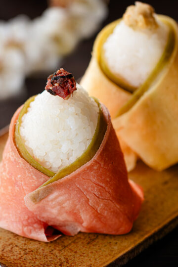 お雛様おにぎりを並べたヴィーガンひな祭りプレート