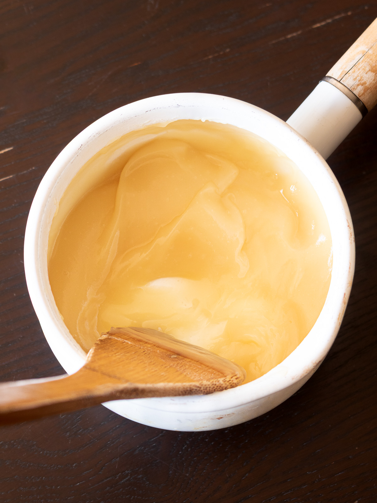 リンゴジュースと米粉で作るキムチのり。しっかりと冷ます。