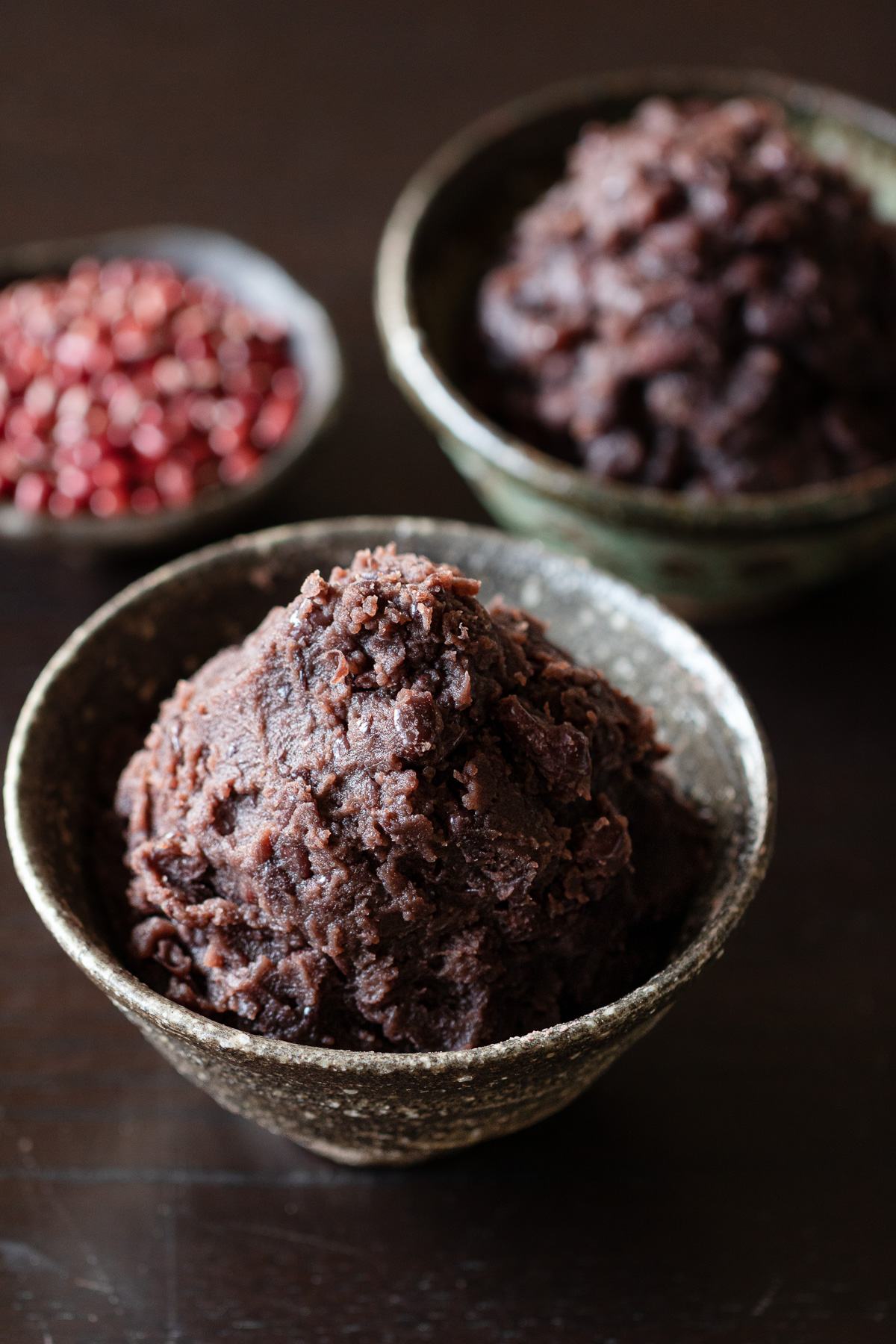 お椀に盛られたつぶあん。おはぎや団子用に、粒を潰してこしあん風