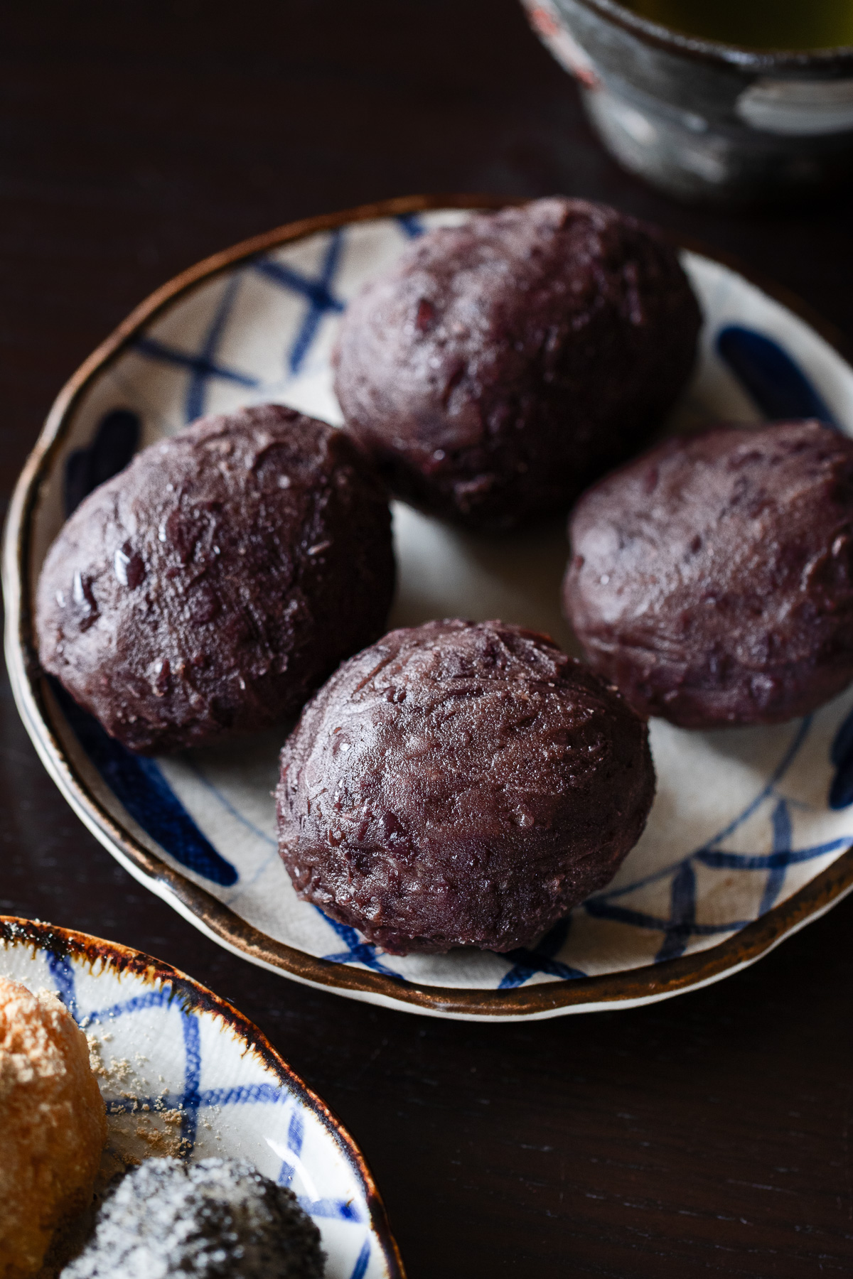 昔ながらの、基本のおはぎの作り方。甘さ控えめの手作りつぶあんを使って。