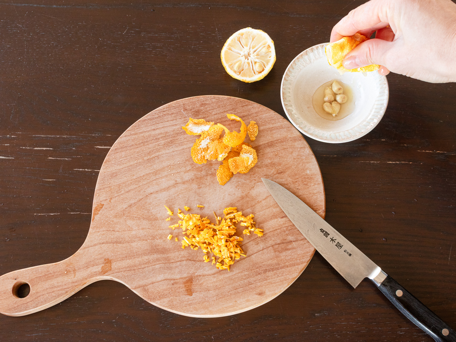 ゆずの皮をみじん切りにする｜変わりいなり寿司