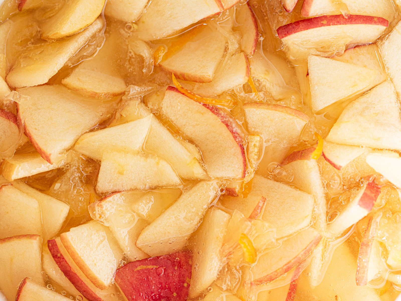 砂糖をまぶして水分が出た状態