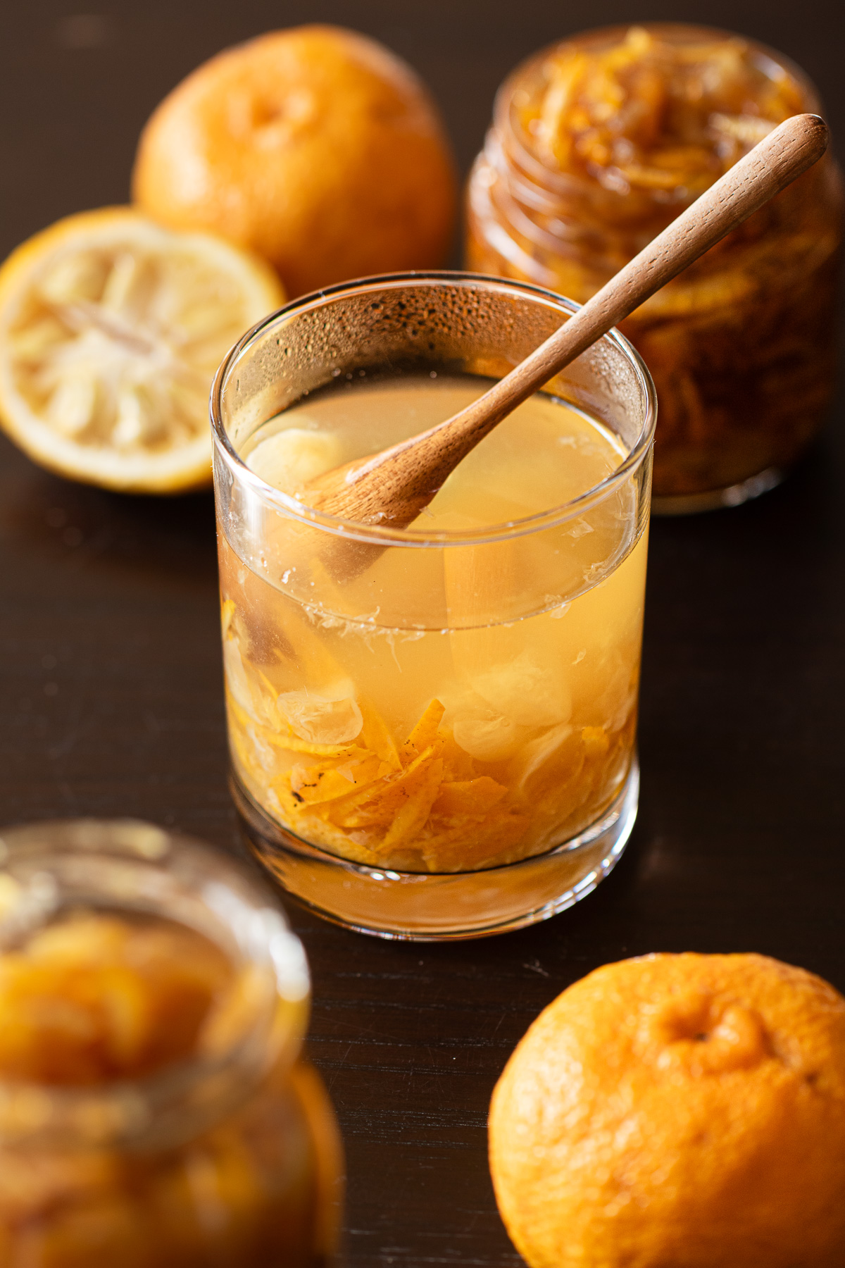 ゆず茶をお湯で割ったグラス