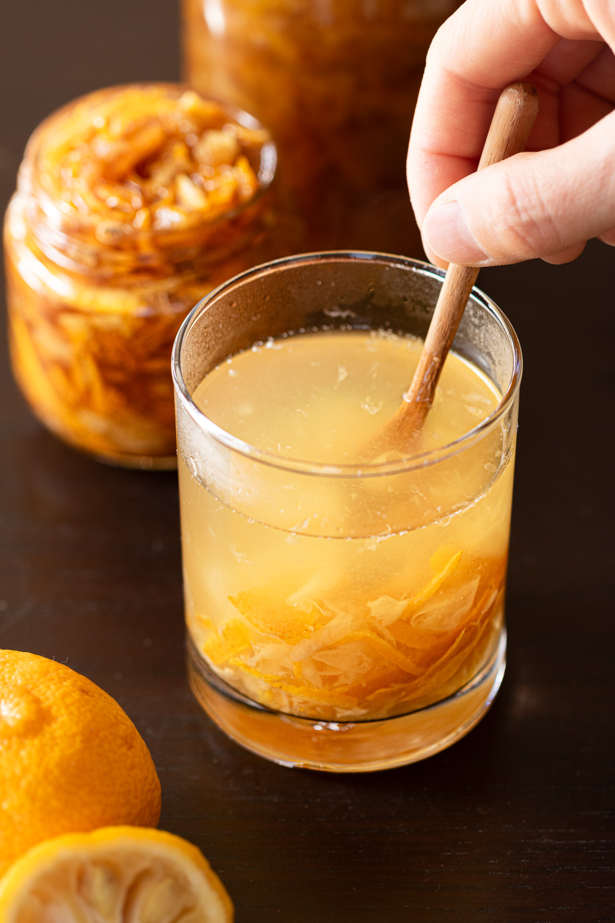 お湯で割った手作りのゆず茶