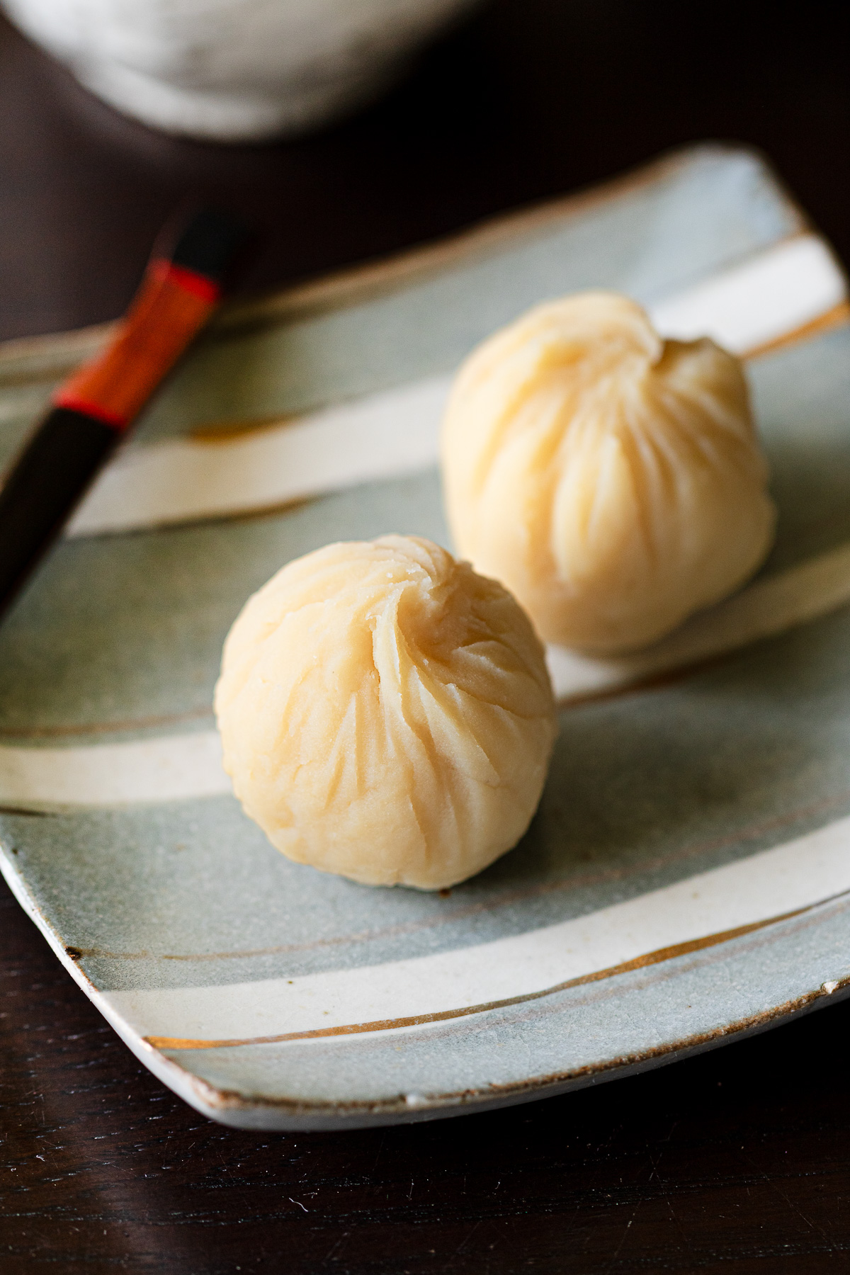 さつまいも茶巾をアレンジした緑豆茶巾。やさしい甘さのヴィーガン和菓子