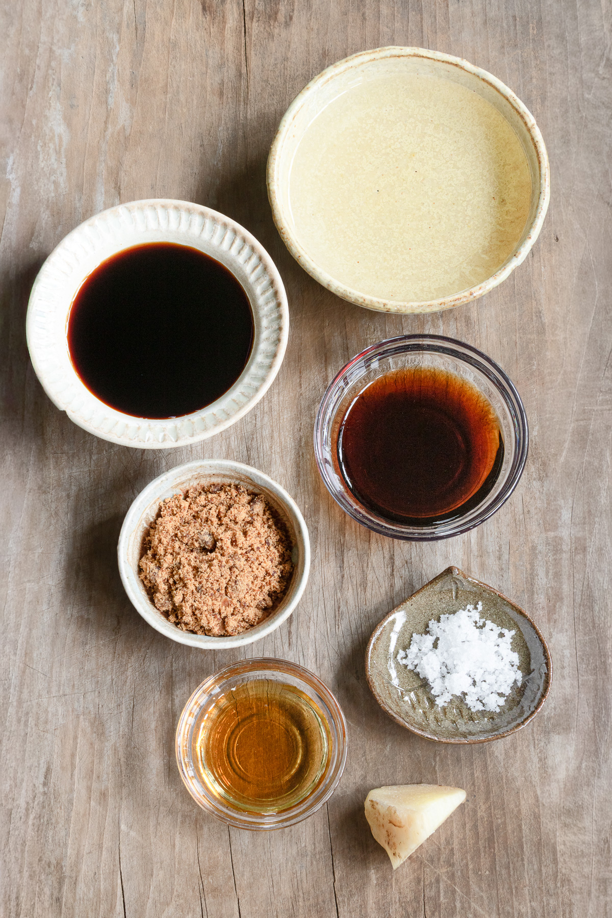 醤油・みりん・黒酢・黒糖を使った漬けダレの調味料